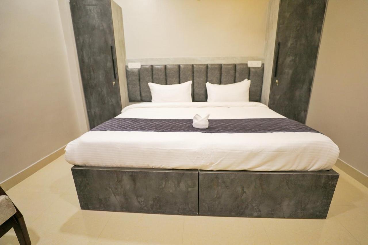 Hotel Ceasta, Beside Us Consulate Hyderabad, Gachibowli Gundipet Экстерьер фото