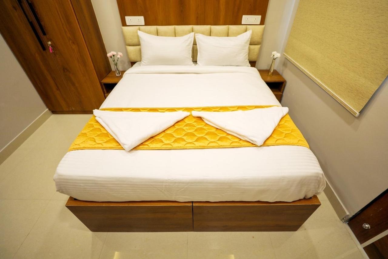 Hotel Ceasta, Beside Us Consulate Hyderabad, Gachibowli Gundipet Экстерьер фото