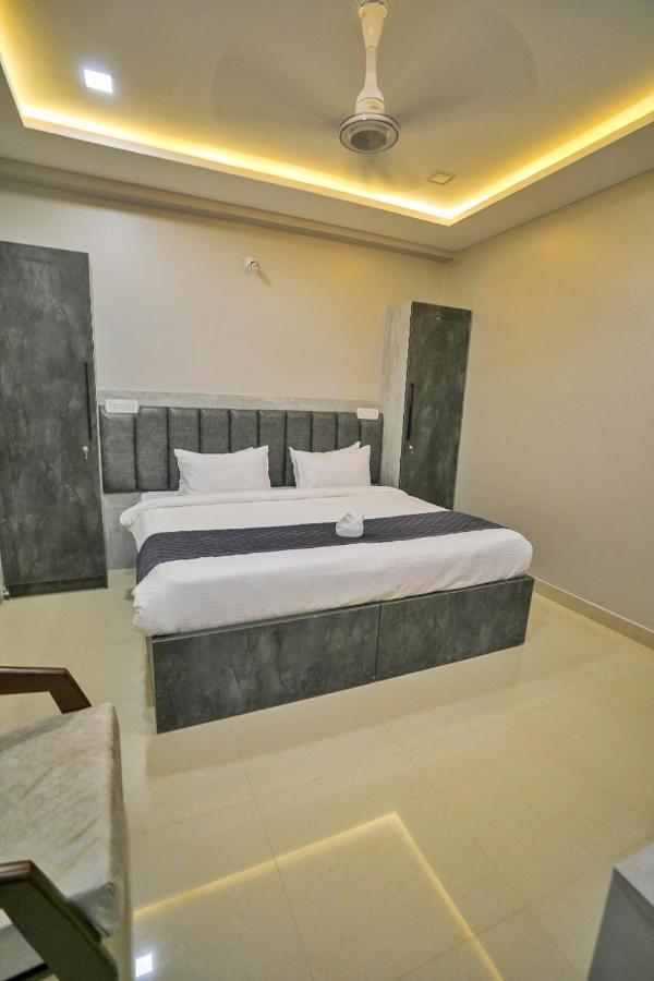 Hotel Ceasta, Beside Us Consulate Hyderabad, Gachibowli Gundipet Экстерьер фото