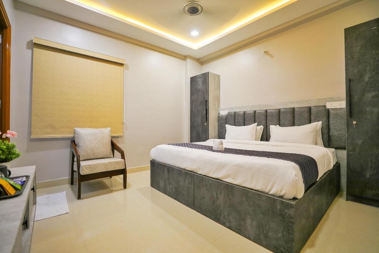 Hotel Ceasta, Beside Us Consulate Hyderabad, Gachibowli Gundipet Экстерьер фото